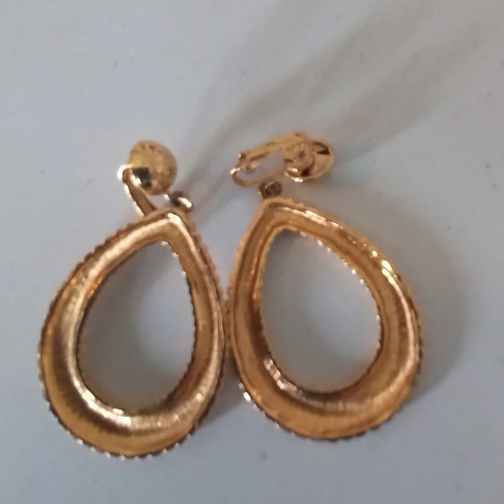N/A gold has 80s